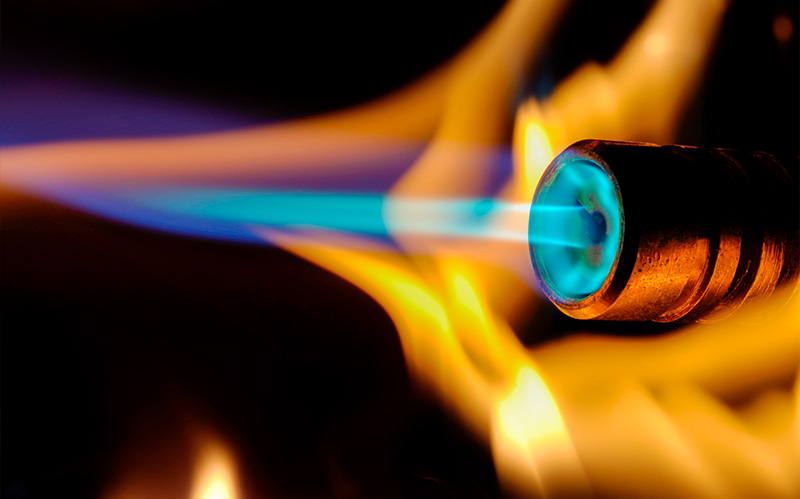 hightemperature-industrial-torch-flame-demonstrating-extreme-heat-transfer