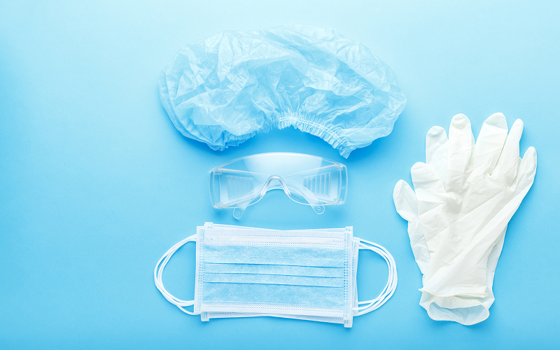 Cleanroom-compatible-protective-gear-mask-gloves-cap-and-goggles