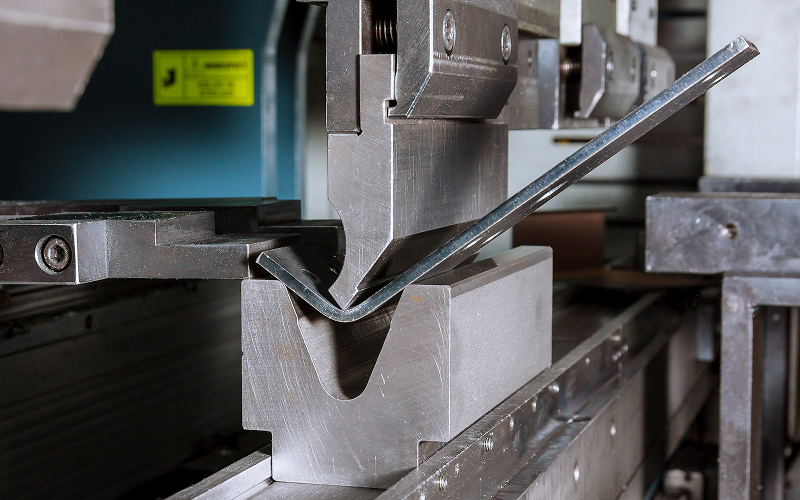 Precision-metal-forming-process-bending-sheet-metal-with-machinery